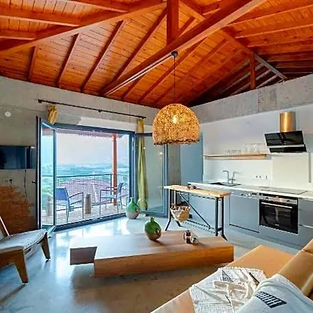 Kikonia Art Hotel