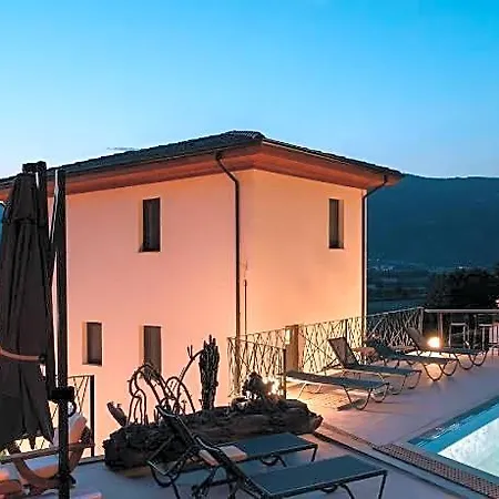 Kikonia Art Hotel 3*