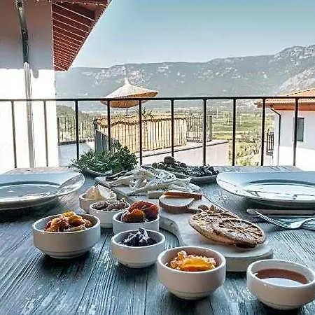 Kikonia Art Hotel Ula